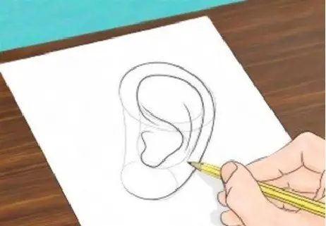 agregando detalles a un dibujo de una oreja 